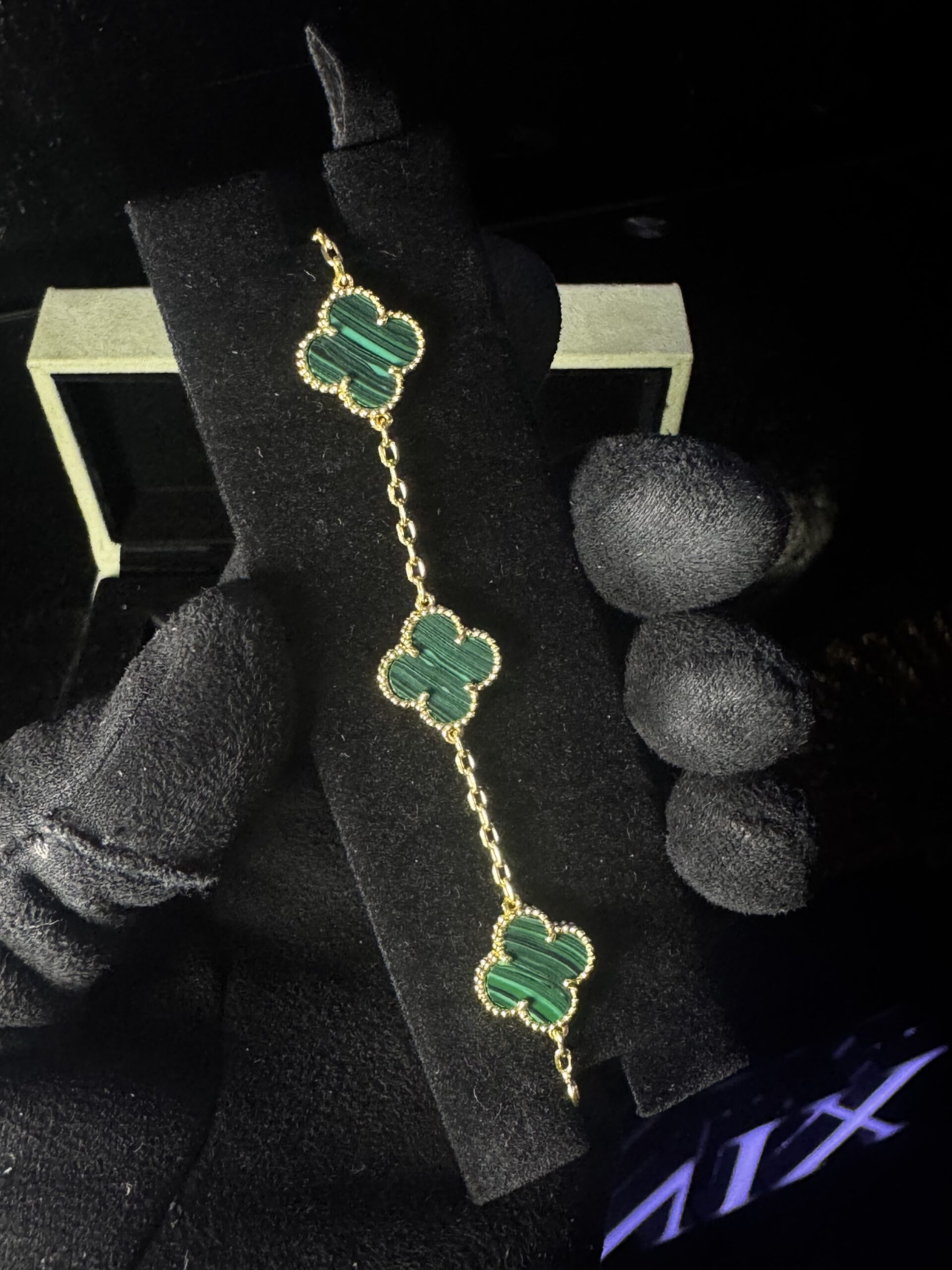 Pulsera VCA Malaquita Natural - Image 3