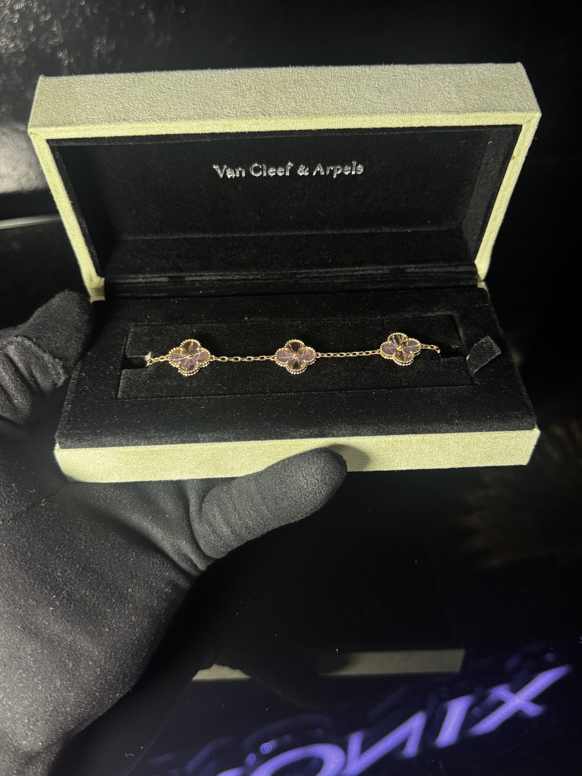 Pulsera VCA Ágata Azul & Motivo Dorado - Image 2