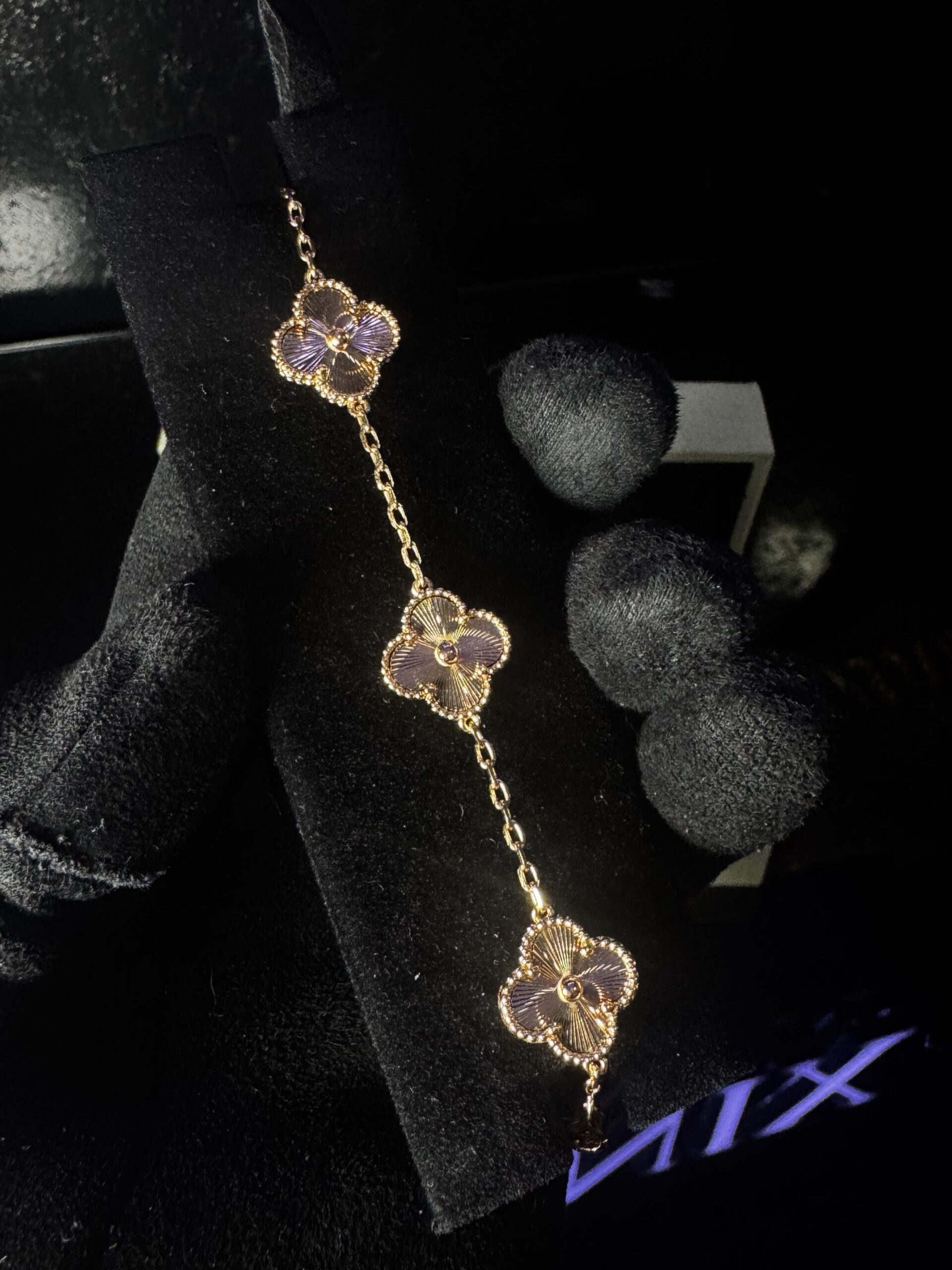 Pulsera VCA Ágata Azul & Motivo Dorado - Image 3